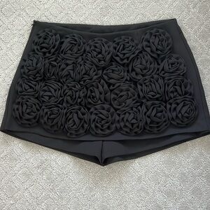 Black rosette 3d flower skort size L